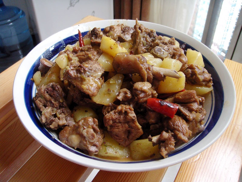 土豆焖鸭