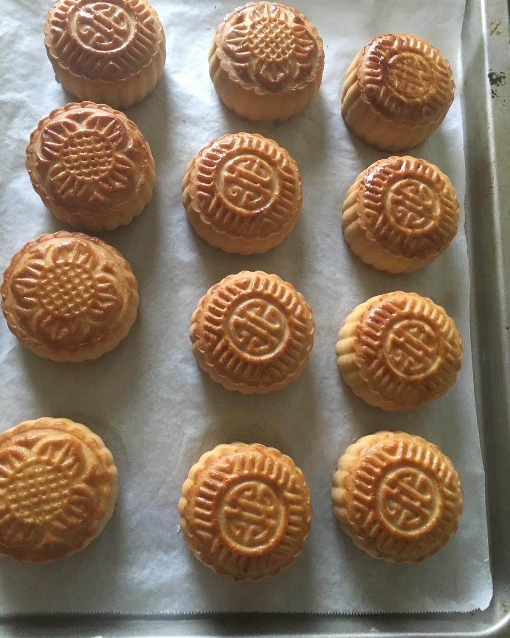 广式月饼——蛋黄莲蓉月饼