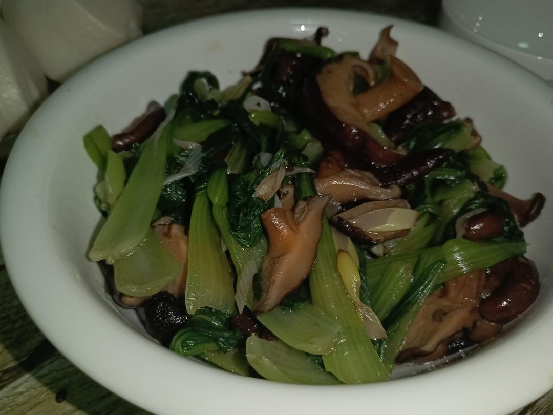 上海青炒香菇