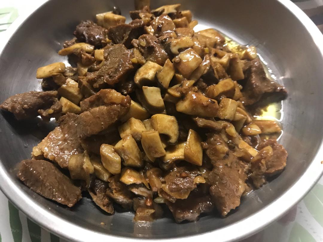 杏鲍菇炒牛肉粒