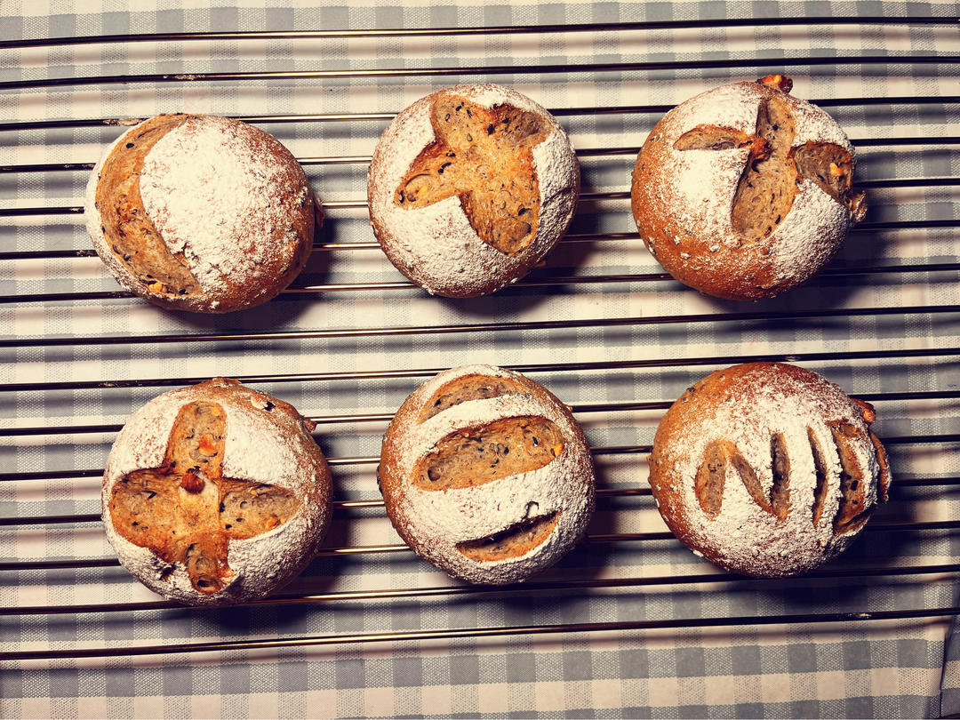 法式核桃黑芝麻欧包—超好吃的低卡烘焙