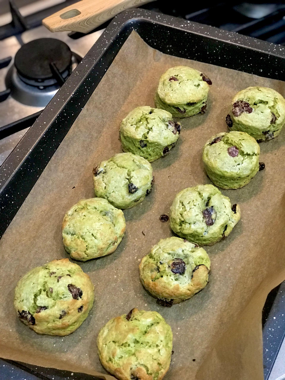 淡奶油抹茶蔓越莓司康（一款快速消耗淡奶油的方子）_(•̀ω•́ 」∠)_