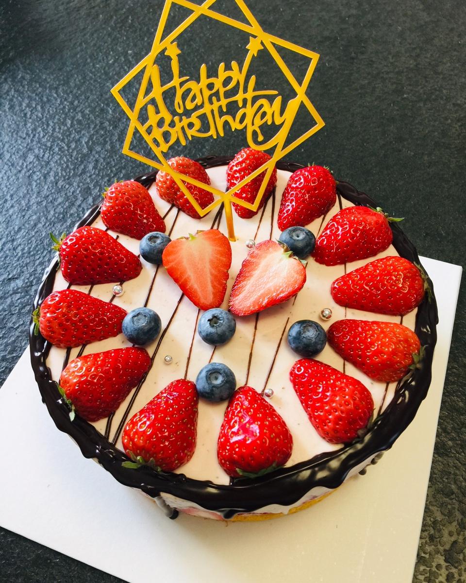 巧克力草莓慕斯蛋糕