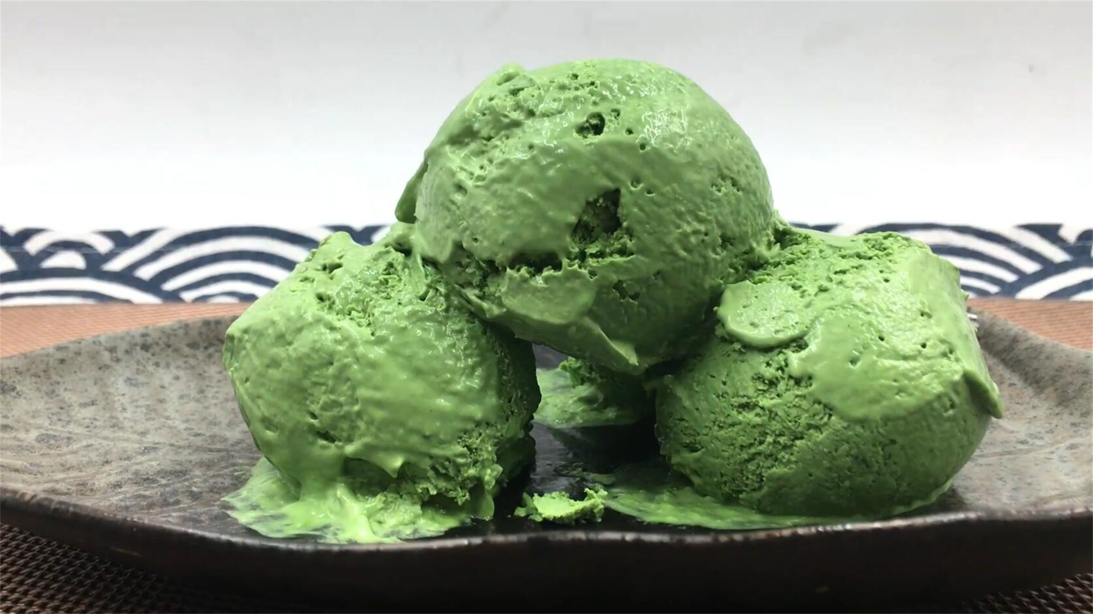 冰淇淋 酸奶 布丁青团  绿豆糕 雪媚娘的封面