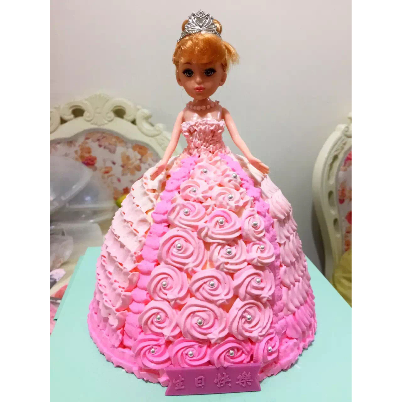 梦幻时尚的芭比蛋糕