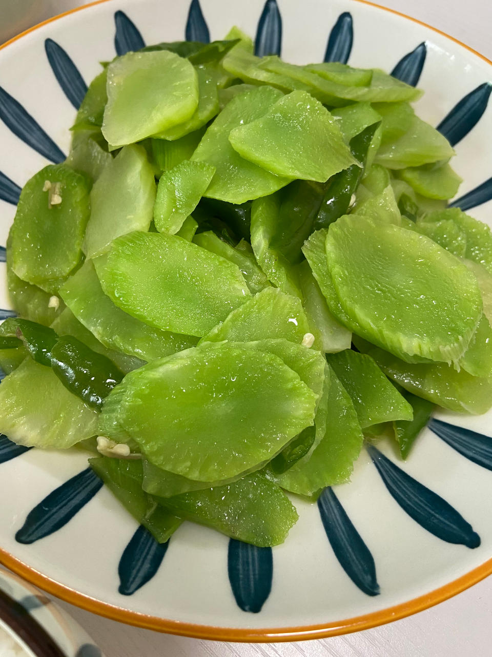 清炒莴笋