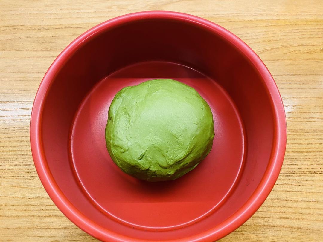 抹茶蔓越莓花环面包