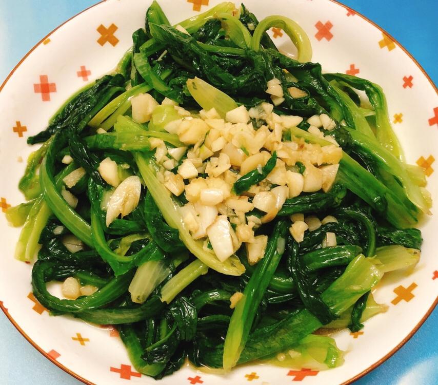 清炒油麦菜，低脂减肥，营养丰富的做法