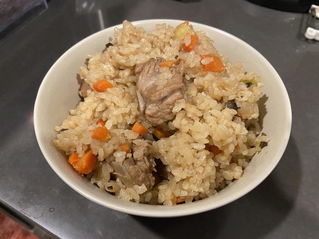 喷香排骨焖饭（爆好吃）