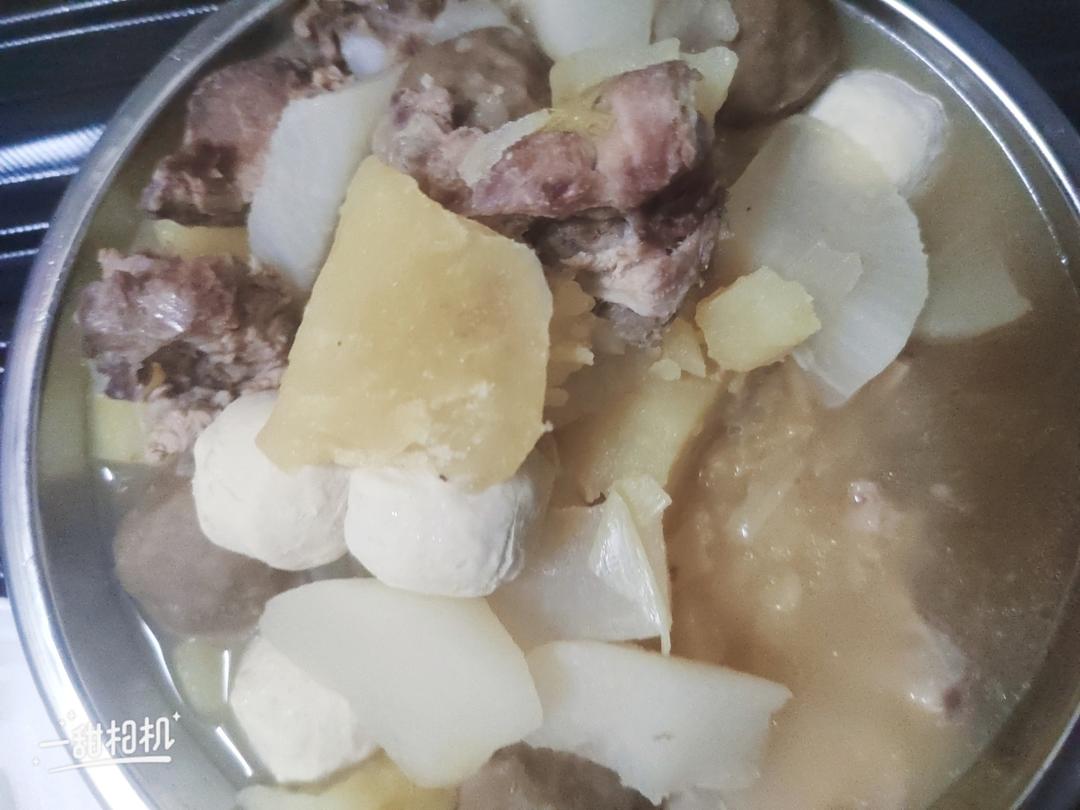 土豆胡萝卜排骨汤