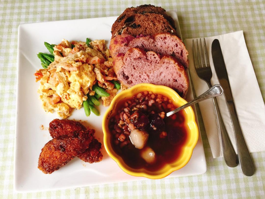 每天，叫醒我的是早餐