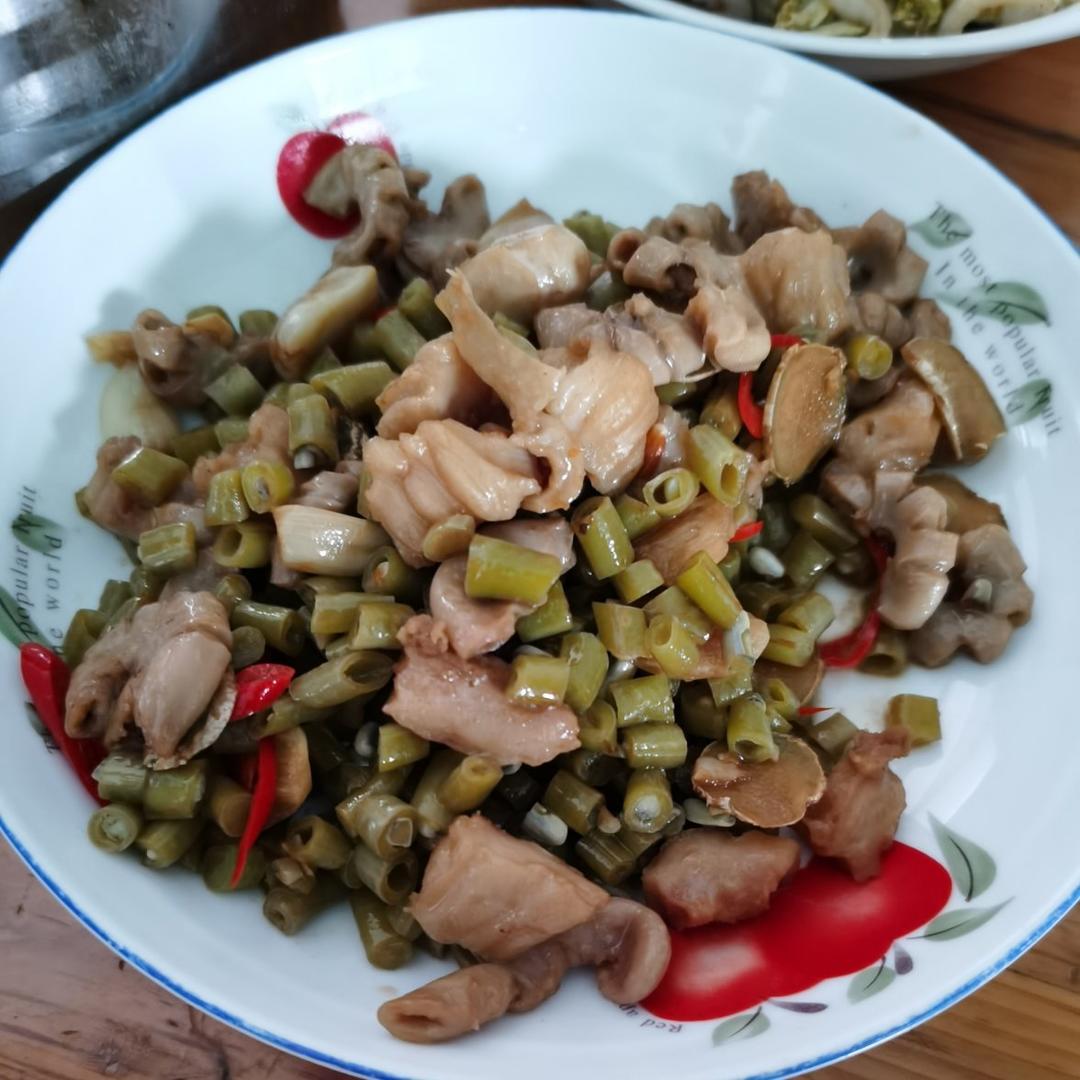 快手菜——酸豆角爆炒生肠（花肠）