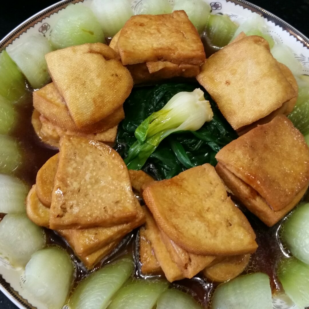 浇汁煎烧豆腐配小油菜