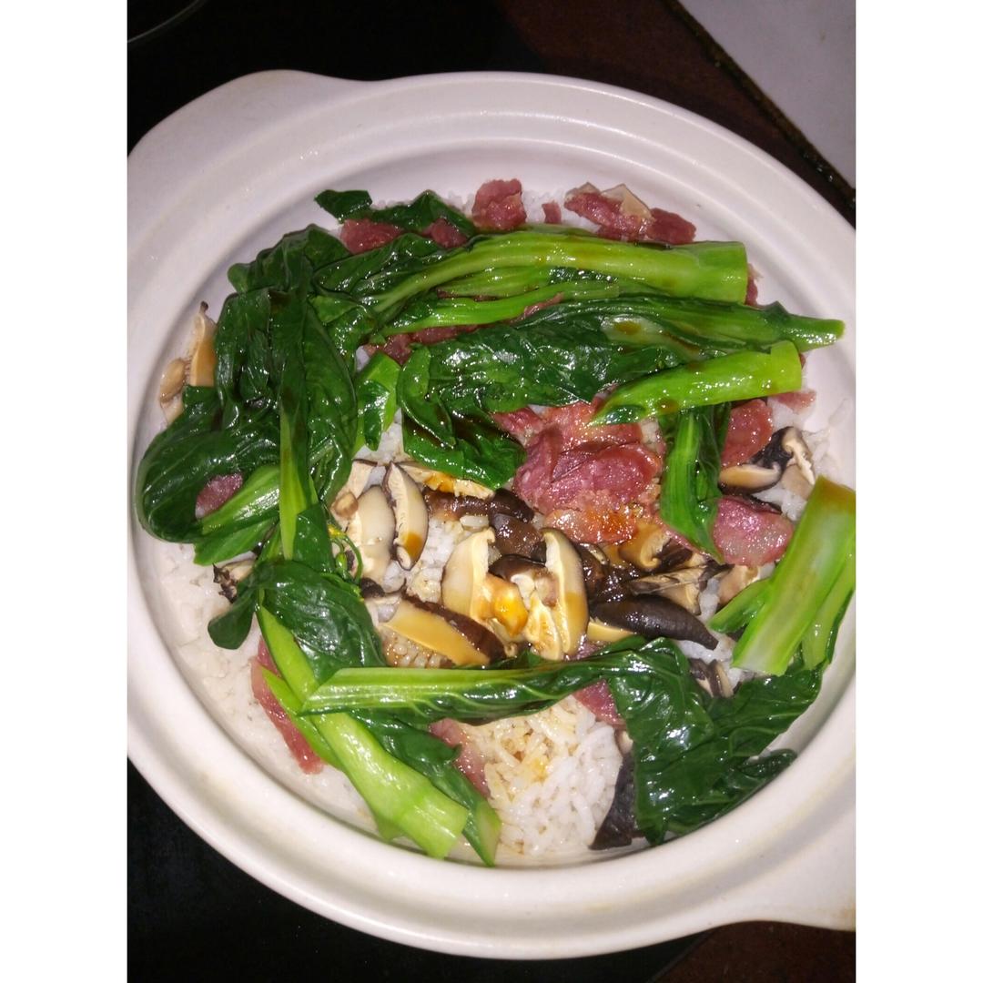 广式腊味煲仔饭