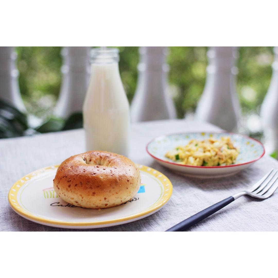 亚麻籽麦麸贝果