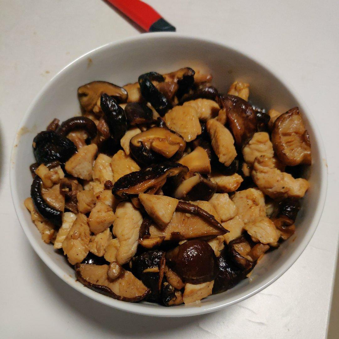 李剑桥10做的香菇鸡丁302小厨房
