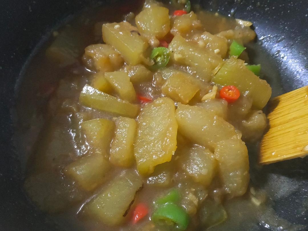 红烧冬瓜最完美做法，不加一滴水，瞬间秒杀红烧肉