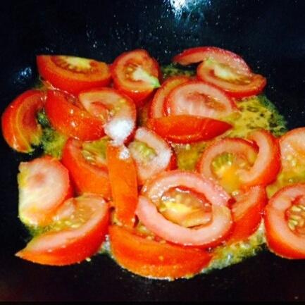 西红柿烩金针菇（超级简单是跟美食家大雄学哒~）的做法 步骤3