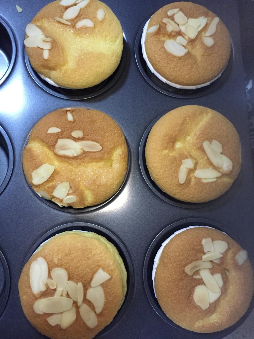 海绵纸杯蛋糕