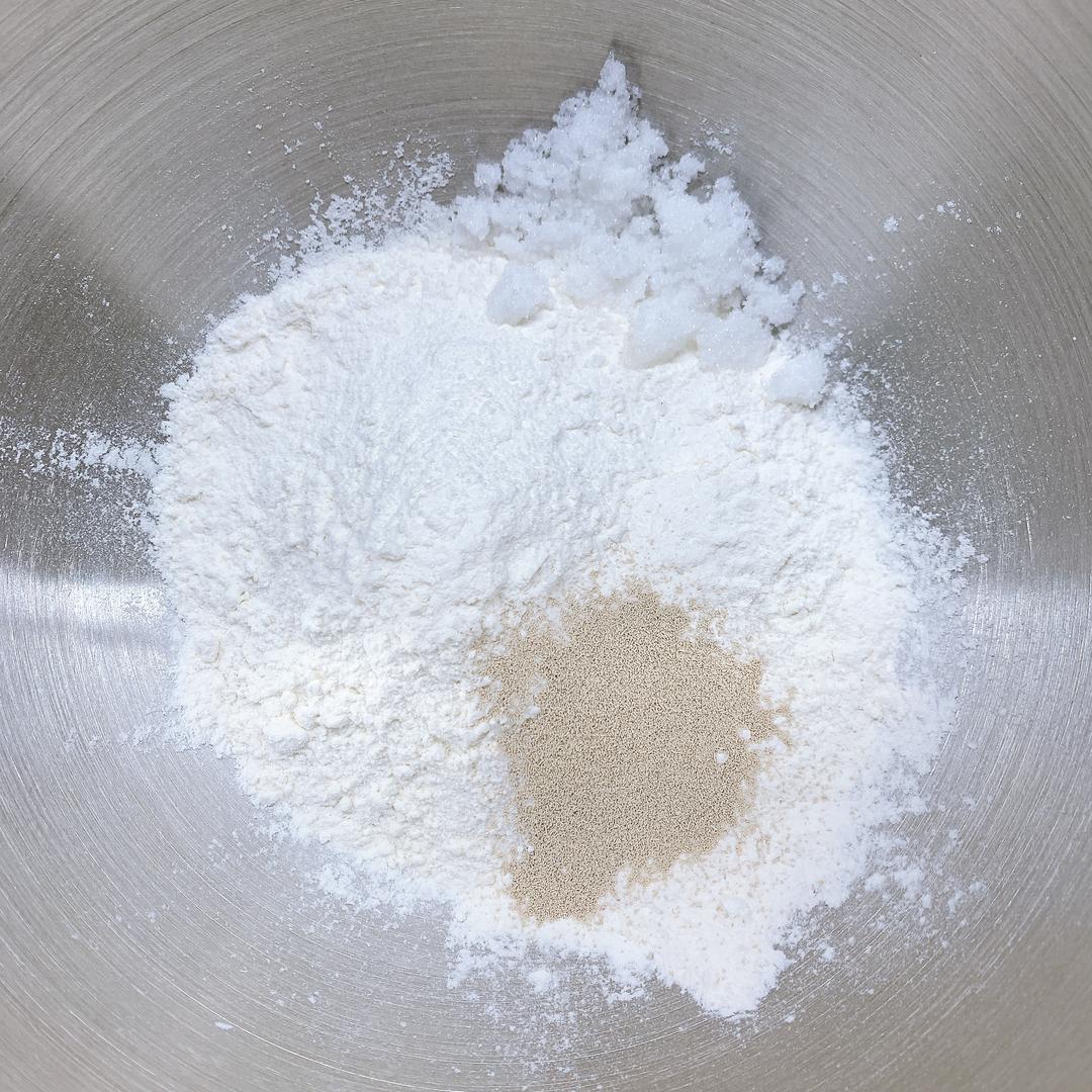 纯奶手撕吐司的做法 步骤1