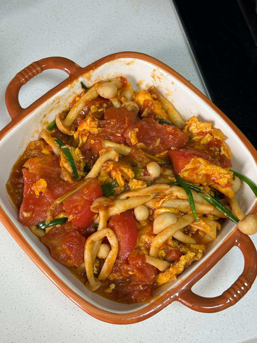 夏天必备素菜，巨下饭的西红柿鸡蛋炒白玉菇