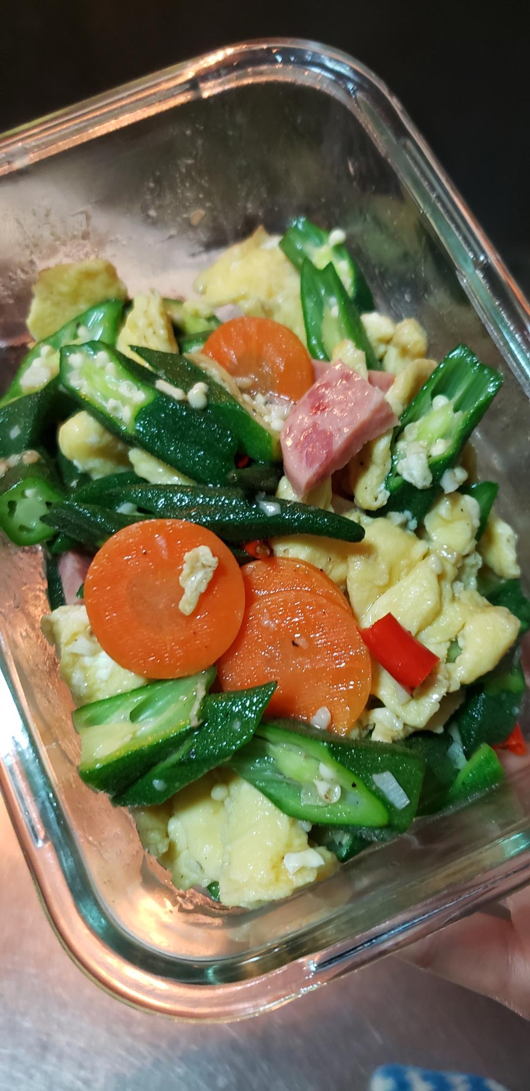 厨师长教你：“秋葵炒蛋”的家常做法，清脆爽口，营养美味