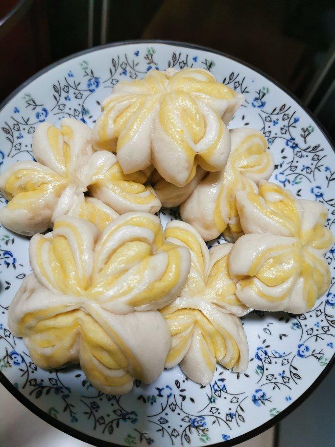 南瓜双色花卷