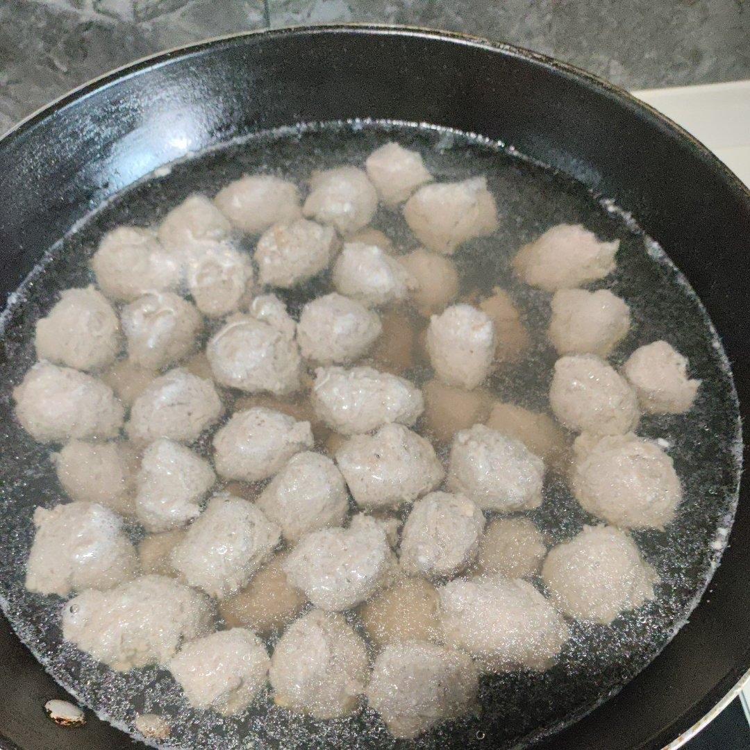 客家肉丸潮汕牛肉丸的家庭制作