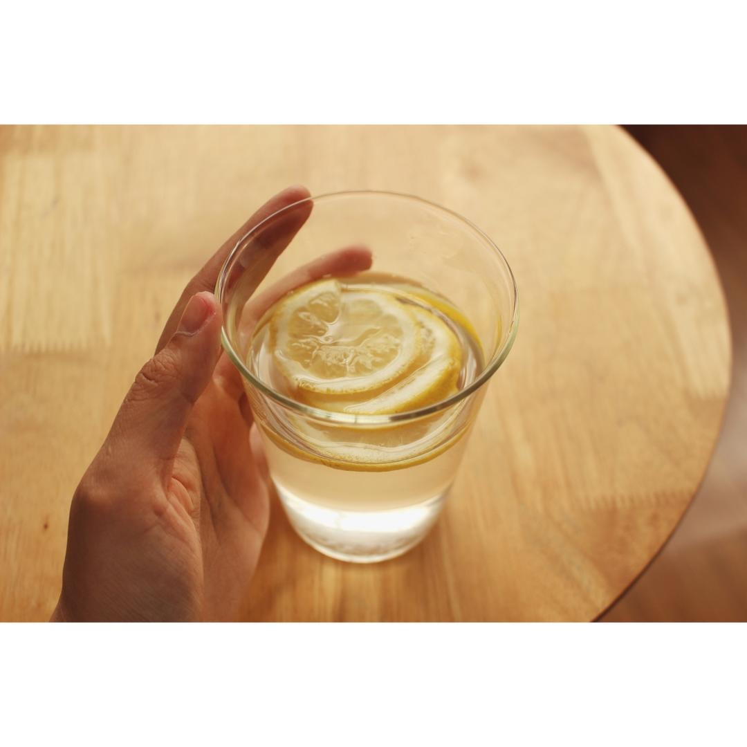 一杯柠檬水