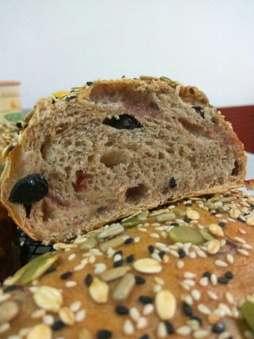 天然酵母蓝莓葵花籽面包