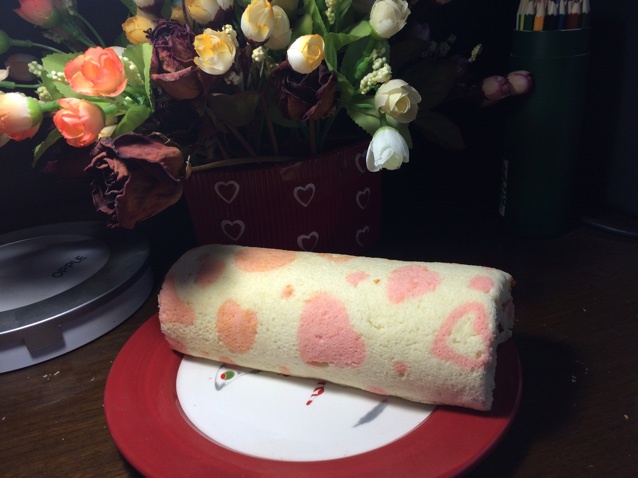 彩绘草莓蛋糕卷