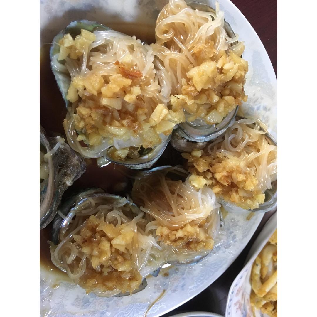 蒜蓉粉丝蒸鲍鱼