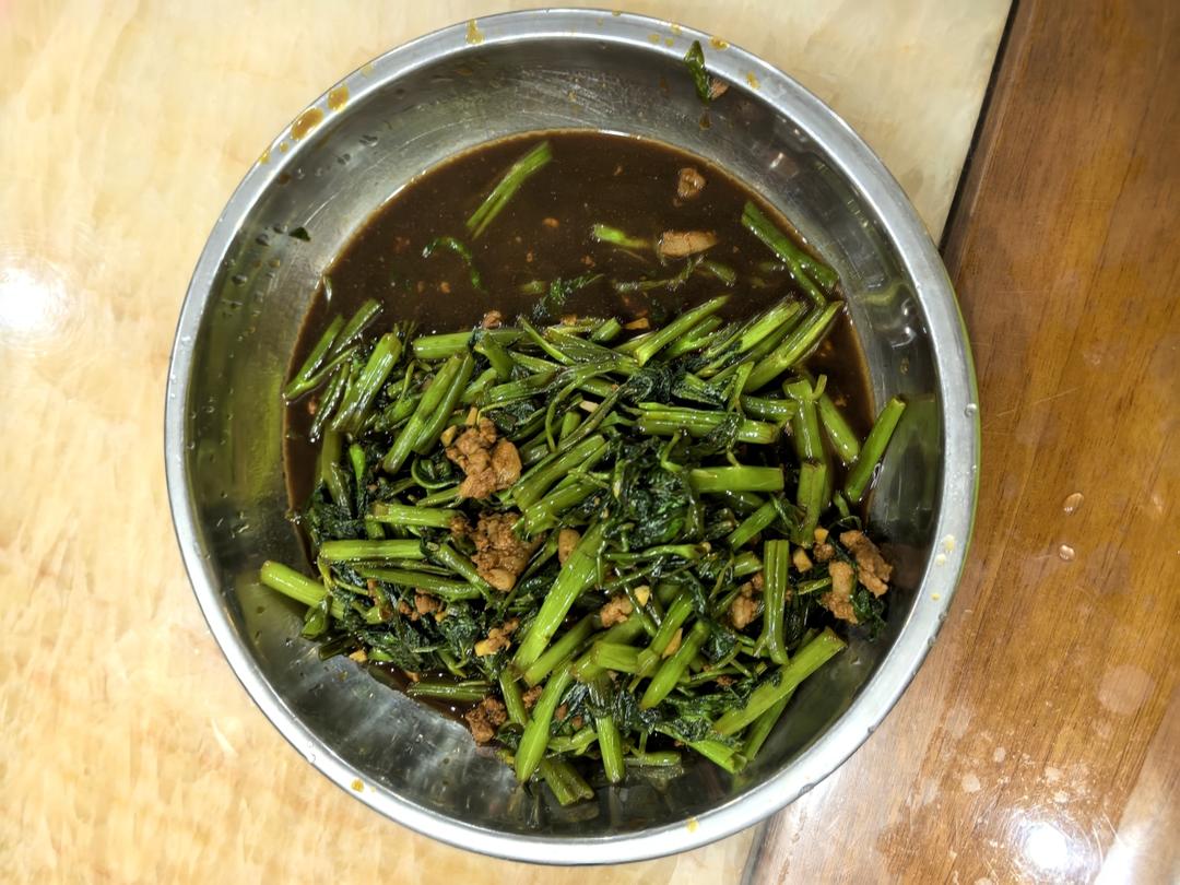 爆炒耗油空心菜