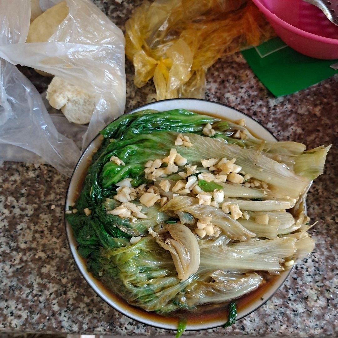 蒜香鲜美凉拌生菜