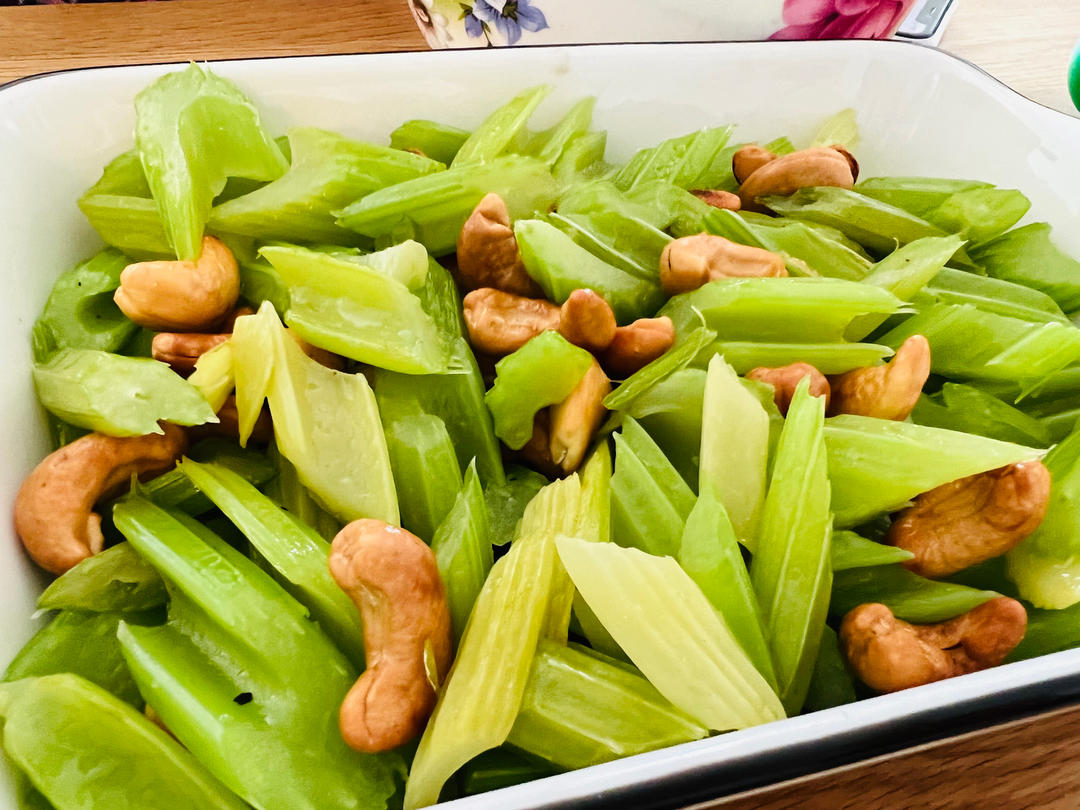 西芹炒腰果