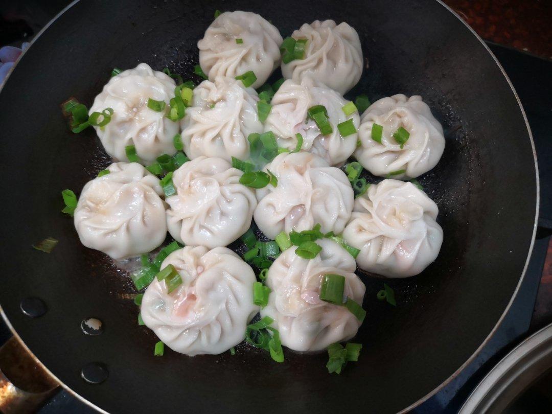 鲜虾猪肉生煎包（一定要看视频哟~）
