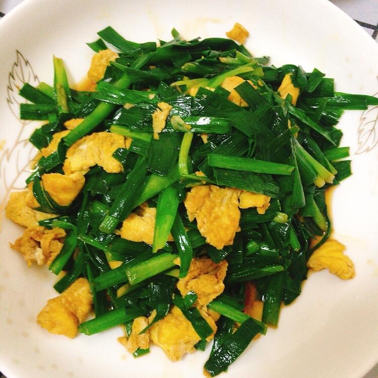 简易版韭菜炒鸡蛋（鸡蛋味道非常鲜嫩）