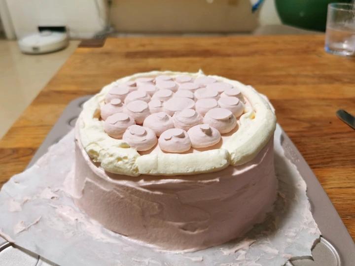 冬日的第一个草莓奶油蛋糕