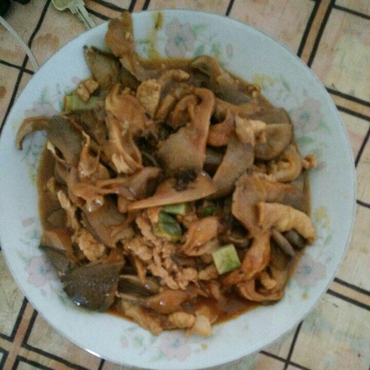 蘑菇炒肉