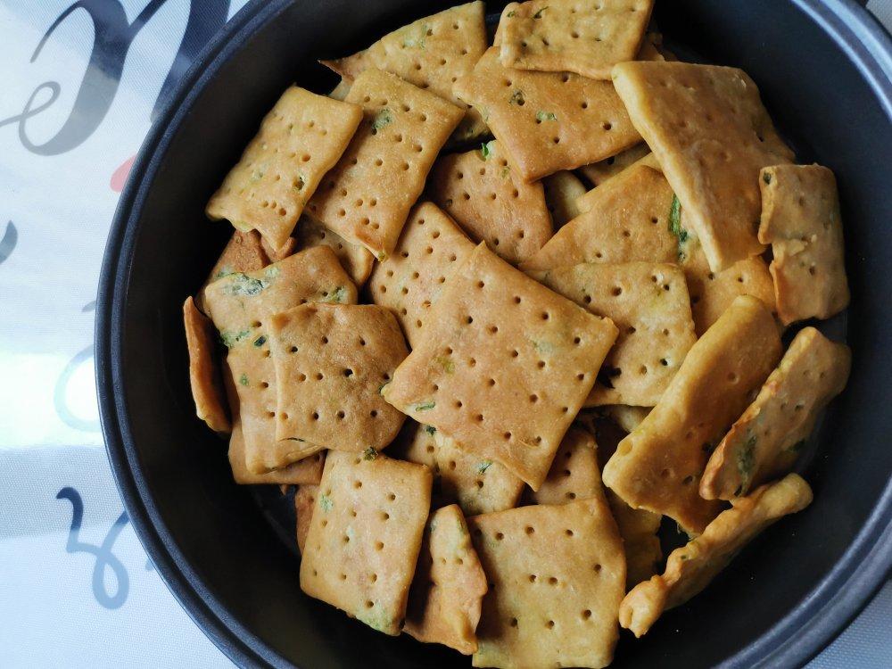 超级简单的葱香苏打饼