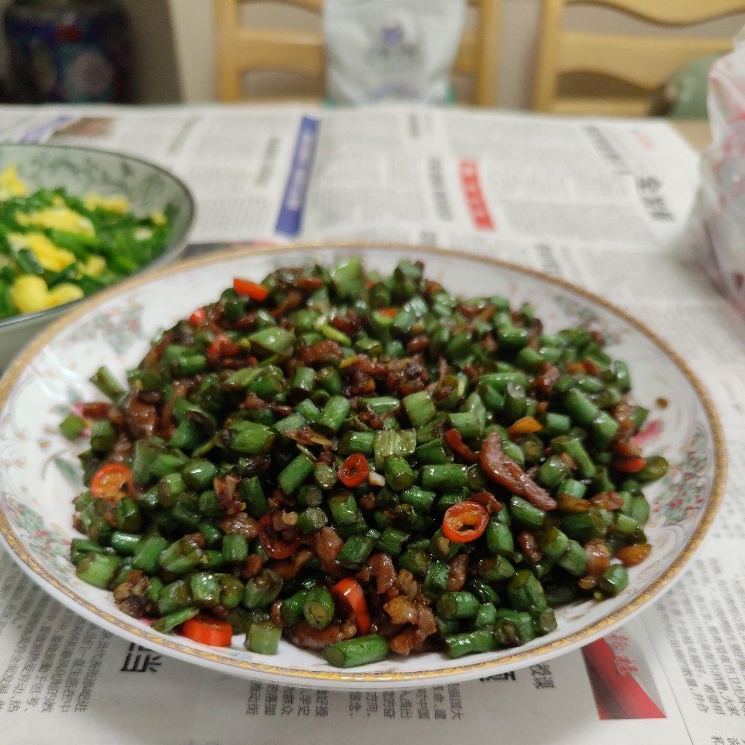 超简单的下饭菜🔥肉末豆角，好吃到流泪
