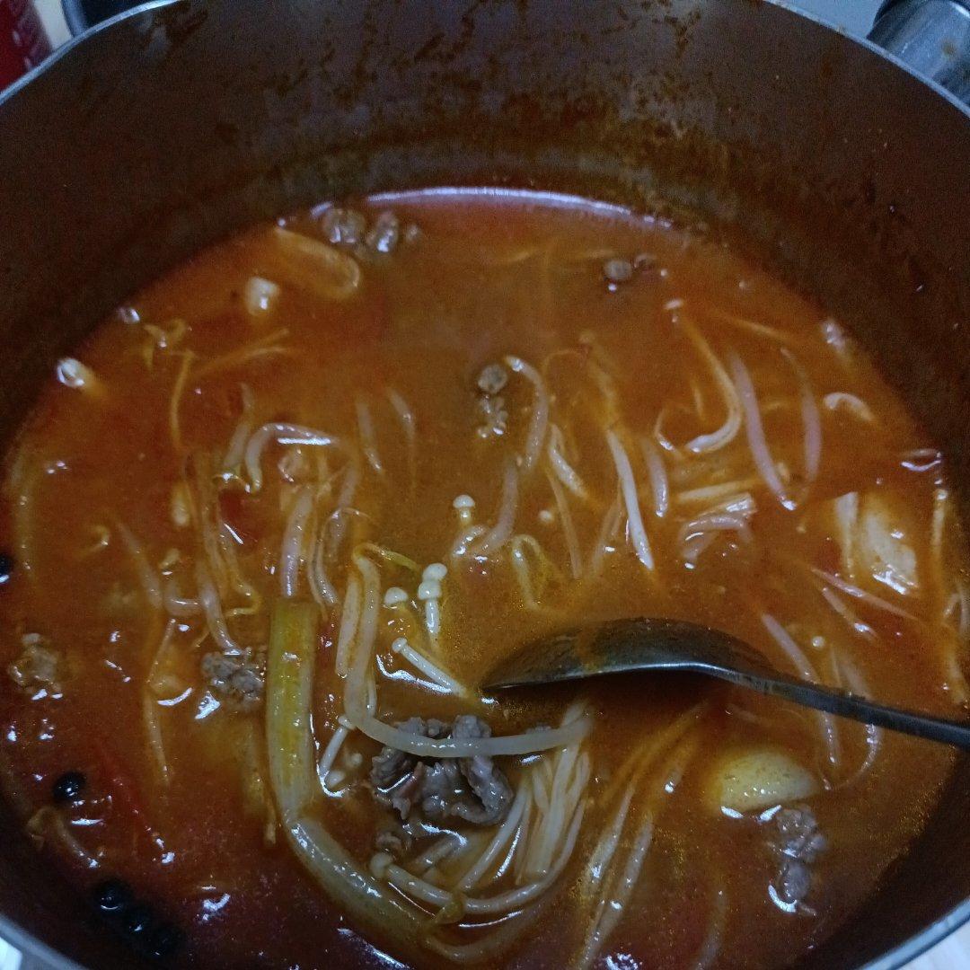 贵州风味 酸汤牛肉火锅