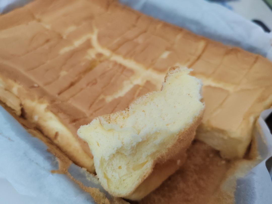 蛋糕卷这样做‼️不掉皮不开裂（小视频食谱）