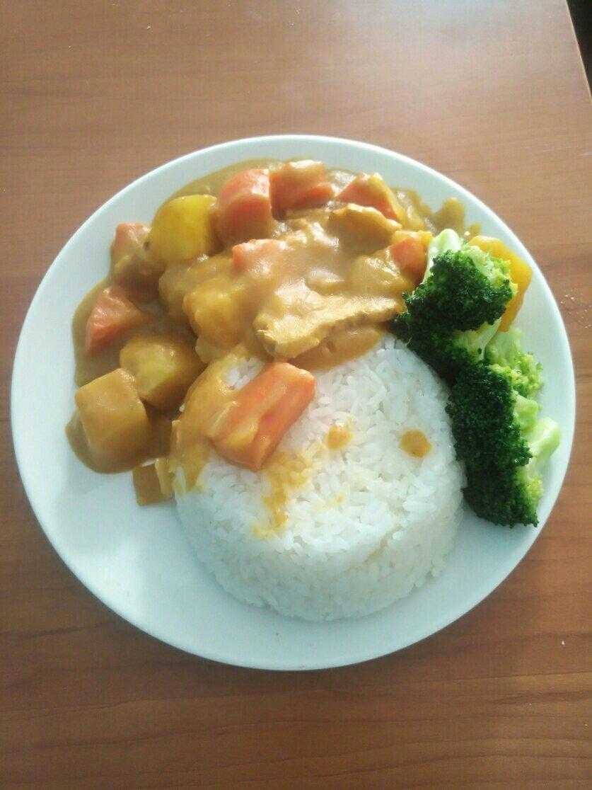 咖喱鸡块饭（百梦多咖喱超级简单版）