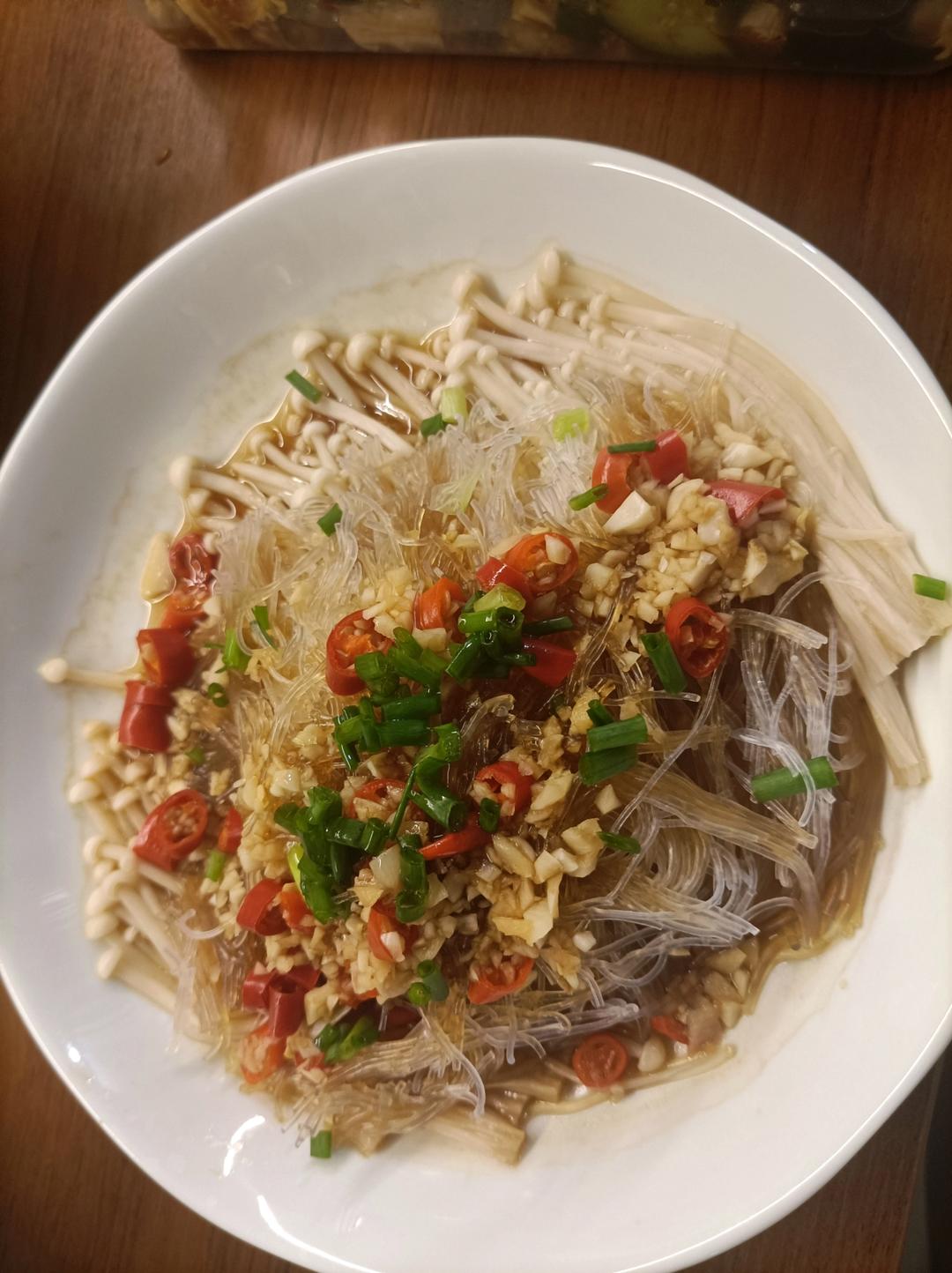 蒜蓉蒸金针菇！