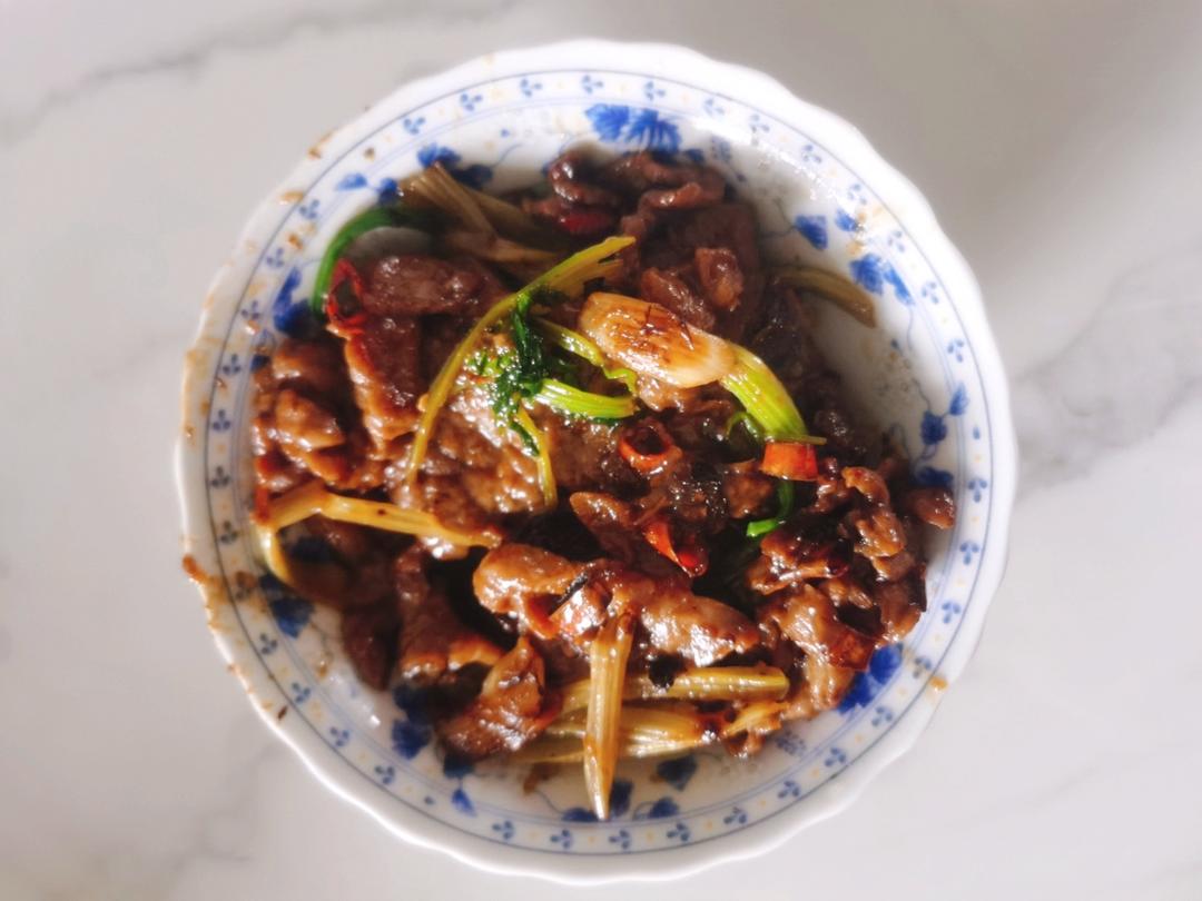小炒牛肉（肉嫩味香）