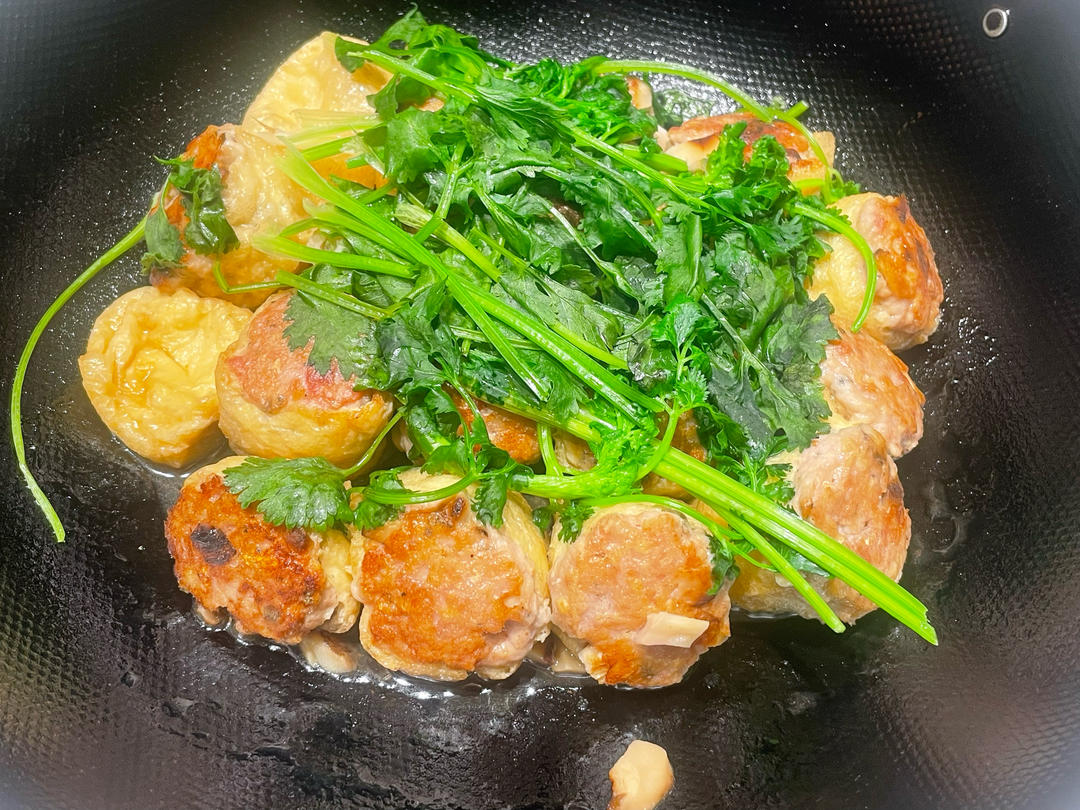 经典款英德酿豆腐泡的做法
