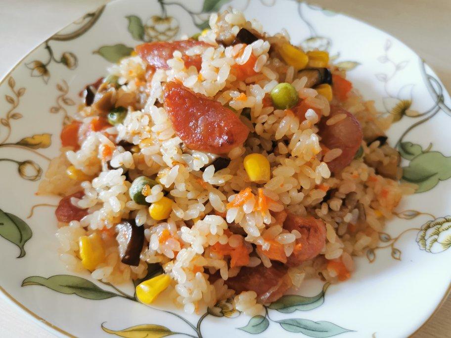 懒人必备～电饭煲腊肠焖饭