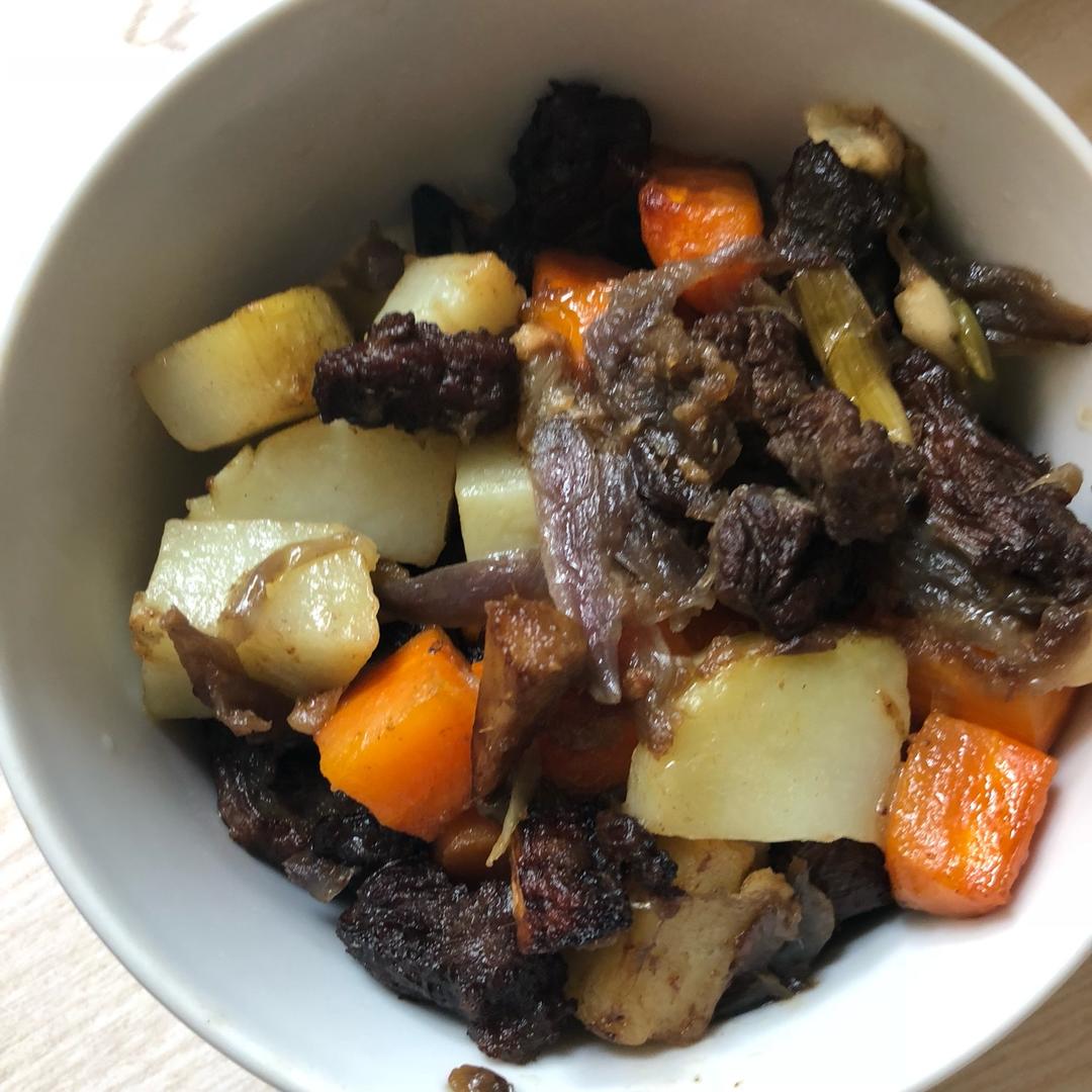 沙沙土豆胡萝卜炖牛肉