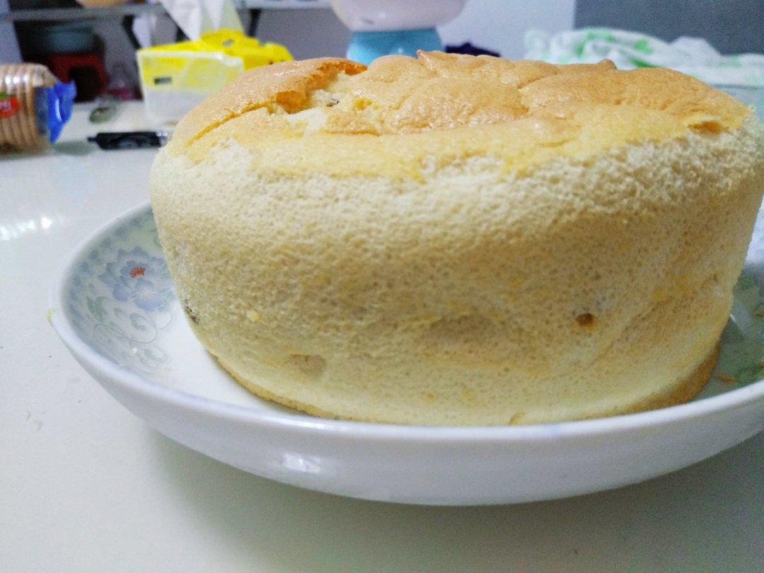 超简单完美戚风蛋糕（6寸2蛋）附打发、翻拌、脱模视频